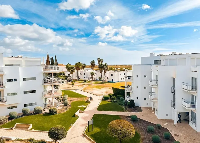 Penthouse Sea View, 2 Pools And Private