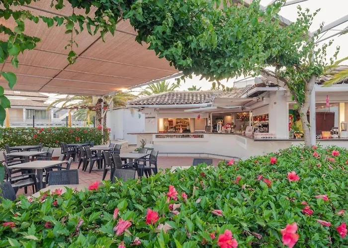 Penthouse Sea View, 2 Pools And Private